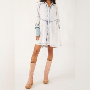 We the free Hannah mini denim dress size medium acid wash free people